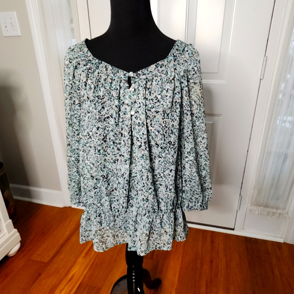 Liz Claiborne Greens of Sheer Blouse Size Medium‎